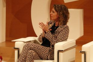 Chacón assegura que l'aeroport de Girona és una infraestructura ''estratègica'' pel territori