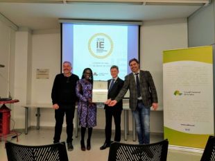 El Consell Comarcal de la Selva premia la creadora d'un 'smpartphone' de baix cost per al mercat africà