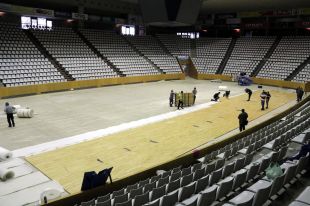 El pavelló de Fontajau ja ha substituït el parquet malmès pel temporal Gloria