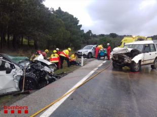 Dos ferits en un xoc frontal a Vilajuïga