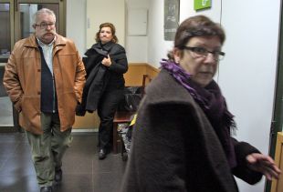 Condemnen una parella que va estafar una anciana per quedar-se el seu pis
