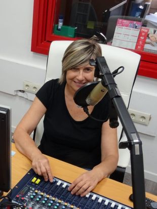 Els col·laboradors de Ràdio Sarrià es planten i reclamen el retorn d'una treballadora