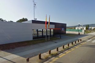 Manquen agents, aire condicionat i espai per reunions a la comissaria de Banyoles