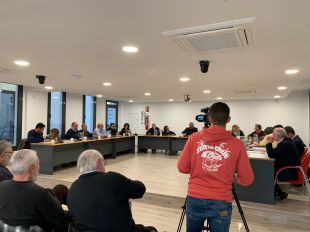 El ple de Calonge reprova la gestió econòmica de l'alcalde