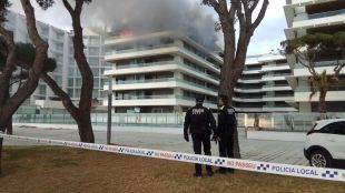 Incendi en uns apartaments de luxe a primera línia de mar a Platja d'Aro