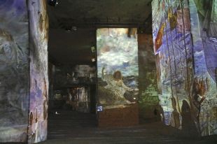 Una pedrera de la Provença projecta les obres més cèlebres de Salvador Dalí 