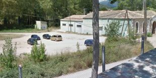 Detingut un jove de 24 anys acusat de trencar i robar en 15 vehicles a Santa Coloma de Farners