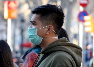 Més de 300 ingressats en estat greu a l'UCI pel coronavirus a Catalunya i 33 altes noves