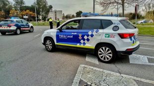 La Policia Local de Roses sanciona dotze persones amb 600 euros per saltar-se el confinament