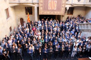Quinze alcaldes gironins es posen a disposició de Torra per la reiterada petició de confinament total 