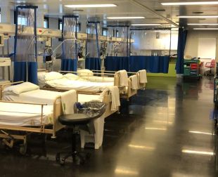Una alta i dos ingressos per coronavirus deixa en 20 els hospitalitzats a Blanes