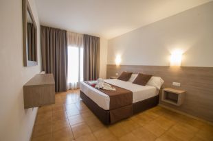 Catorze hotels de la Costa Brava i de Girona ofereixen 840 habitacions per els malalts de coronavirus
