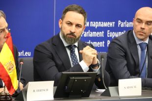 Vox reclama aprofitar l'estat d'alarma per expulsar immigrants i suprimir l'autonomia catalana