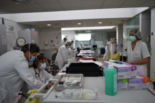 Registren tres morts i tres hospitalitzacions més per covid a la regió de Girona