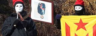 Segresten el retrat del Rei de l'Ajuntament d'Olot i el llancen a un femer