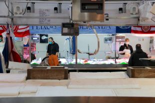 Les peixateries gironines es troben al límit pel tancament de llotges pel coronavirus
