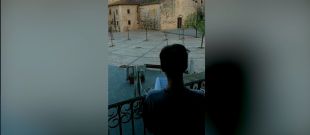 Besalú viu el Divendres de Dolors més emotiu amb un escolà de Montserrat cantant sense públic