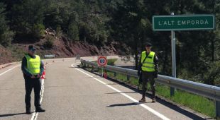 L'exèrcit s'afegeix a fer controls de carretera per garantir el confinament a l'Alt Empordà