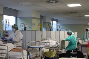 La regió de Girona registra 169 hospitalitzats (+2) amb 54 crítics (-1)