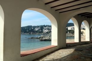 La Setmana Santa a la Costa Brava es transforma en la viva imatge del confinament
