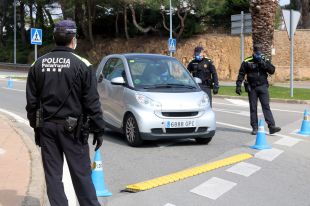 Les policies locals gironines posen 1.900 denúncies només per Setmana Santa per trencar el cofinament