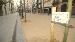 Apareixen al centre de Blanes pintades contra els propietaris de segones residències