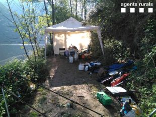 Denunciats per acampar i pescar al pantà de Susqueda en ple confinament