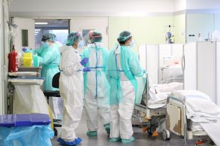 Quatre morts per coronavirus a la regió de Girona que rebaixa el risc de rebrot per sota els 200 punts