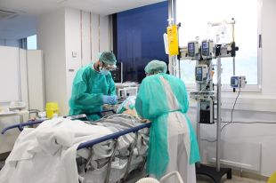 Segon dia amb nous ingressos a la UCI per coronavirus a la regió de Girona