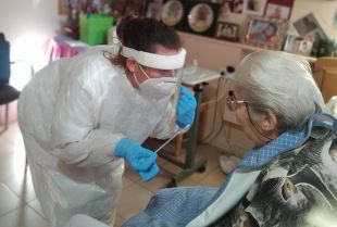 Els professionals d’atenció primària han fet més de 20.000 visites domiciliàries el darrer mes i mig