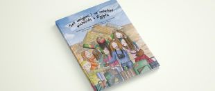 Un grup d’estudiants gironines publica un llibre solidari