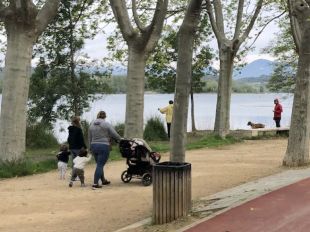 Denuncien sis persones a Banyoles per aprofitar la sortida de nens per fer esport o passejar