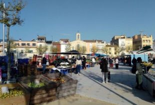 Banyoles reparteix les parades del mercat en tres punts