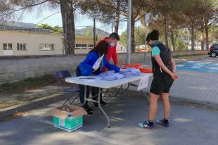 Riells i Viabrea reparteix mascaretes pels 350 infants menors de 14 anys 