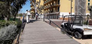Roses condiciona les platges i desinfecta més intensament el passeig Marítim