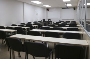 Les acadèmies de llengües i reforç reclamen ‘’el mateix tracte’’ que les escoles oficials d'idiomes