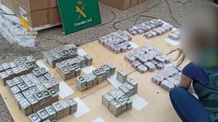 Desarticulen a la Jonquera un grup que transportava haixix a Holanda amagat en furgonetes
