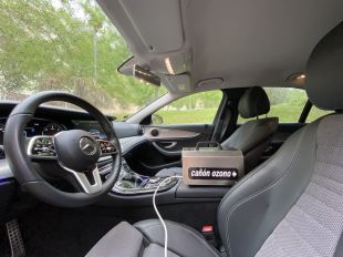 Una VTC de Girona desinfecta els seus vehicles amb una màquina d'ozó