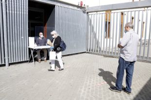 Les biblioteques de Girona reobren el servei de préstec amb més d'un centenar de cites prèvies