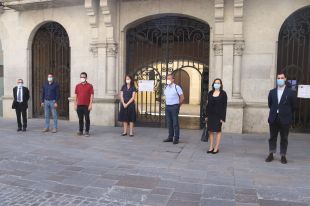Minut de silenci a Girona per les víctimes del coronavirus