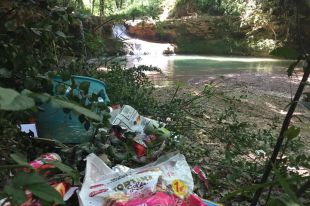 Cornellà del Terri prohibeix el bany a rius i gorgs per la brutícia dels visitants