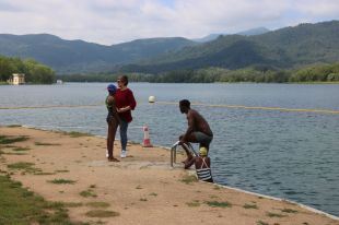 Banyoles assegura que la qualitat de l’aigua és ''excel·lent'' pel bany i desmenteix l'AEMA