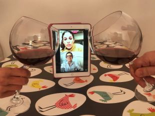 Milers d'usuaris van seguir els tastos online de la DO Empordà