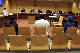 Jutgen un acusat que s'enfronta a 12 anys de presó per abusar de la filla menor d'edat d'uns amics a Blanes