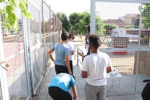 Els alumnes de l'escola de Bàscara tornen a les aules després de la polèmica