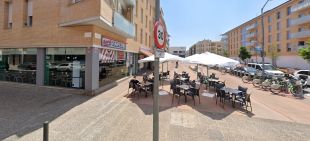 El bar denunciat pels veïns d'un barri de Girona retira la terrassa que havia instal·lat sense permís