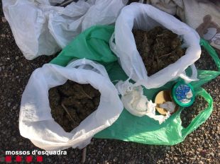 Dos detinguts a la Cerdanya que transportaven 222 grams de marihuana i 36 de cocaïna al vehicle