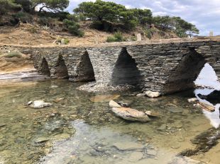 Acaben les obres del pont d'Es Sortell de Cadaqués que va quedar afectat pel temporal Gloria