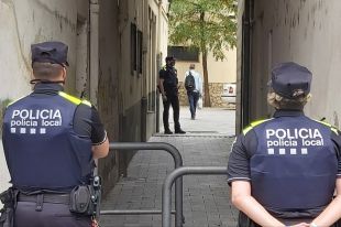 La Policia Local de la Jonquera deté un jove per traficar amb cocaïna enmig del carrer