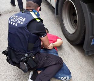 La Policia Local de la Jonquera deté un jove que fugia d'un pis on es ven droga